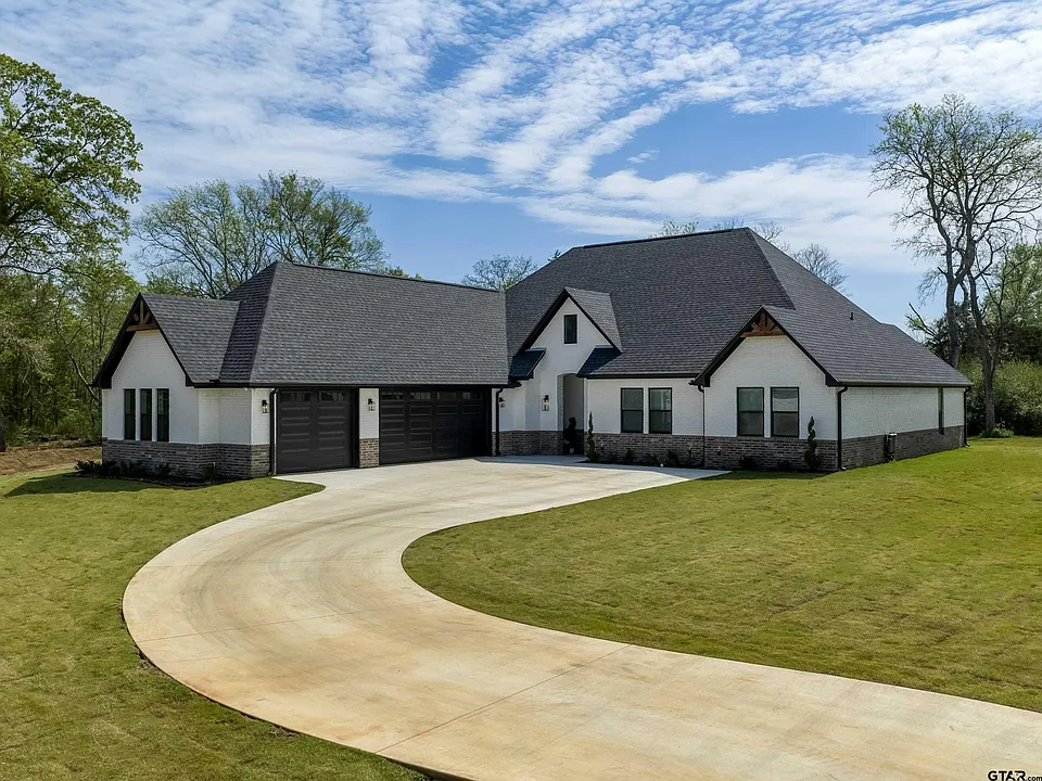 Saddle Creek Forest Estate custom home exterior